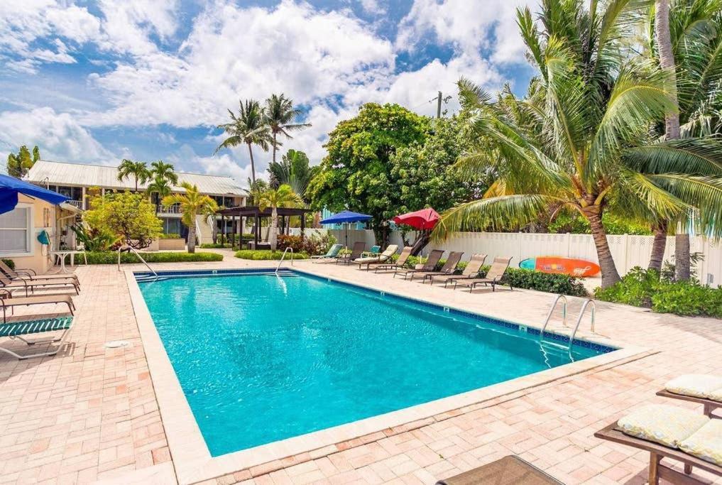 Beach Living At Island Pine Villas Джорджтаун Екстер'єр фото