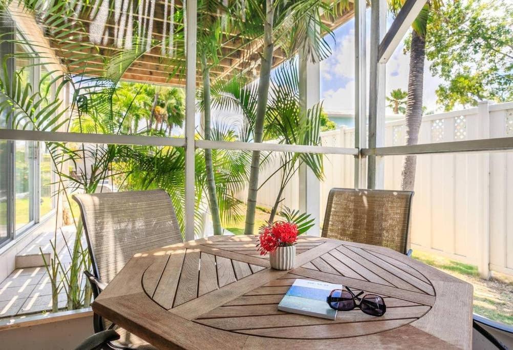 Beach Living At Island Pine Villas Джорджтаун Екстер'єр фото